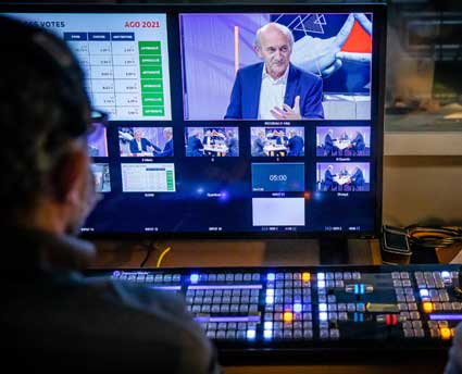 L'assemblée générale MAIF 2021 s'est tenue à distance : vue du studio d'enregistrement de la vidéo-conférence.
