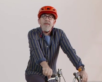 En selle sur un vélo, Jamy Gourmaud nous donne des conseils pour bien se déplacer avec.