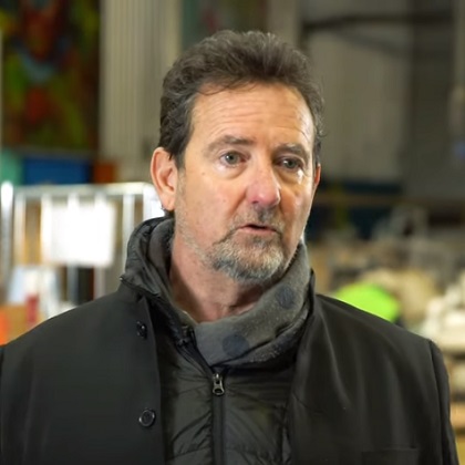 Philippe Kaïd dans la recyclerie créative qu'il a créée à Bordeaux