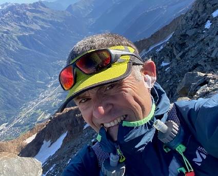 Alain Roche créée des encas énergétiques Endur'active au pied du Mont-Blanc.