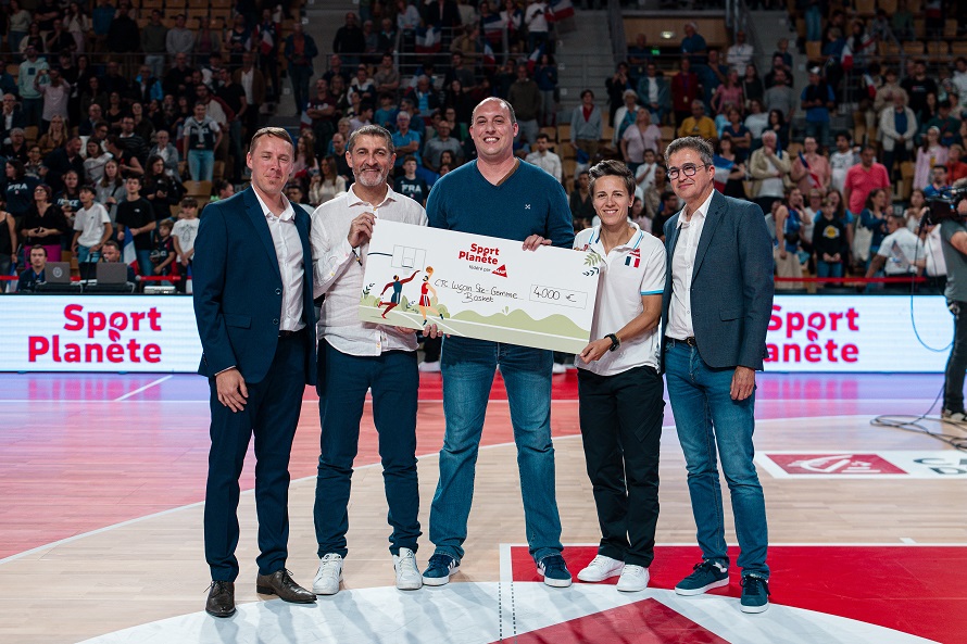 Première remise de chèque à la Roche-sur-Yon