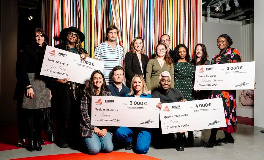 photo de groupe des lauréates et du jury Elles Impact