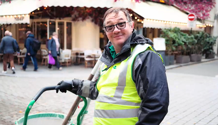 Ludovic Franceschet, plus connu sur les réseaux sociaux sous le nom de « Ludovic l’éboueur »
