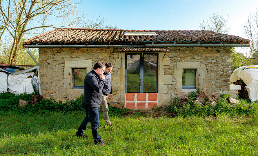 Dans le jardin d'un sociétaire sinistré à Verruyes (79)