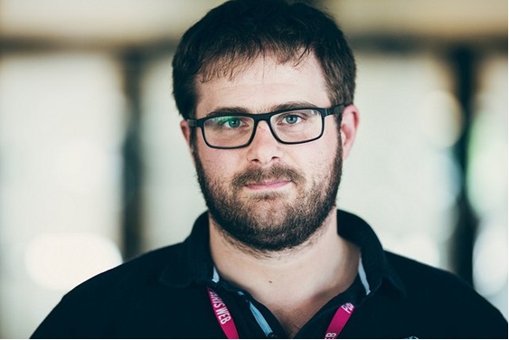 Portrait d'Aurélien Levy, directeur général de l'agence Temesis.