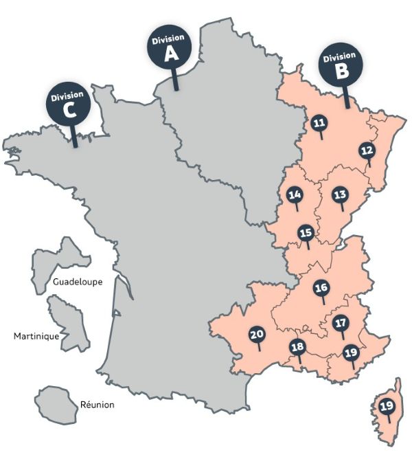 Cette carte montre que les élections 2027 concernent la zone B, c'est à dire le Grand Est et le sud-est- de la France. Soit les départements 01, 04, 05, 06, 07, 08, 12, 13, 20, 21, 25, 26, 30, 34, 38, 39, 43, 48, 52, 54, 55, 57, 67, 68, 69, 70, 71, 73, 74, 83, 84, 88 et 90.